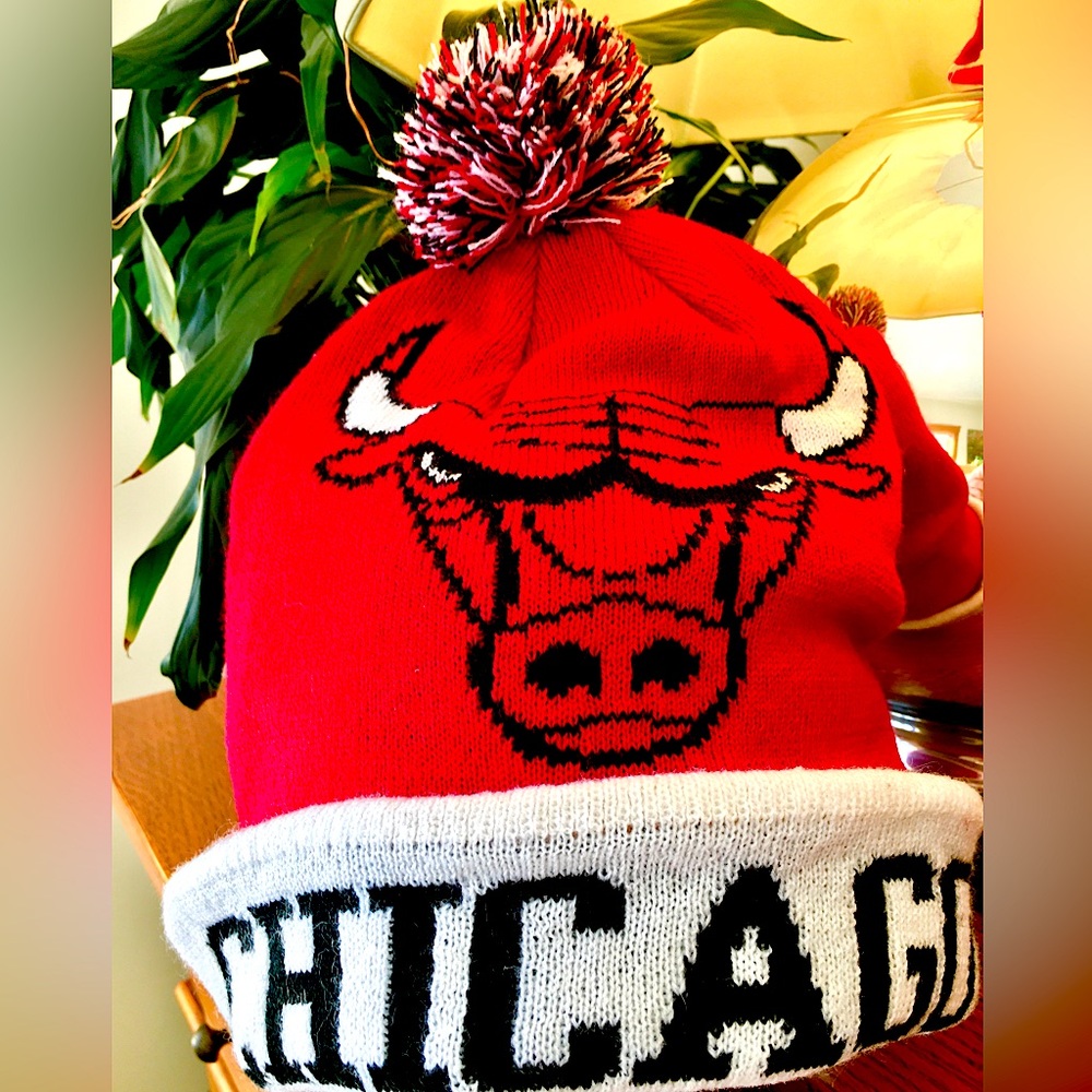 Chicago Bulls fleece lined knit hat.